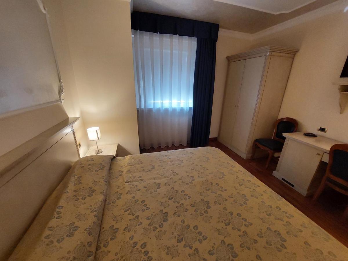 Hotel Villa Medici ร็อกกา ซานโจวานี ภายนอก รูปภาพ