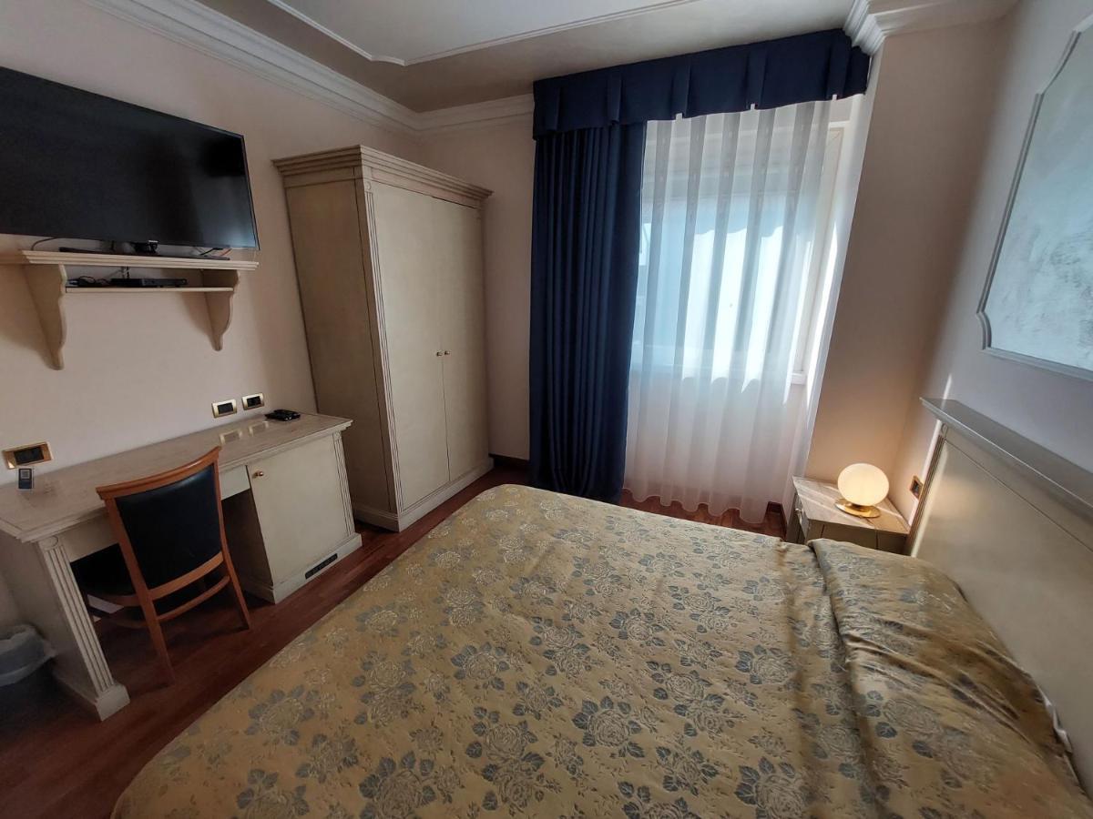 Hotel Villa Medici ร็อกกา ซานโจวานี ภายนอก รูปภาพ