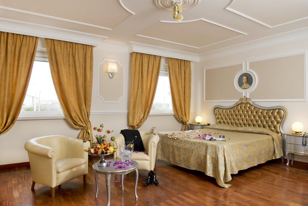 Hotel Villa Medici ร็อกกา ซานโจวานี ภายนอก รูปภาพ
