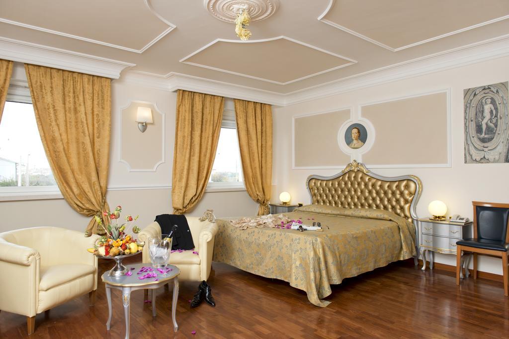 Hotel Villa Medici ร็อกกา ซานโจวานี ภายนอก รูปภาพ