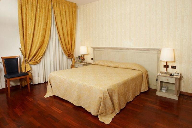 Hotel Villa Medici ร็อกกา ซานโจวานี ภายนอก รูปภาพ