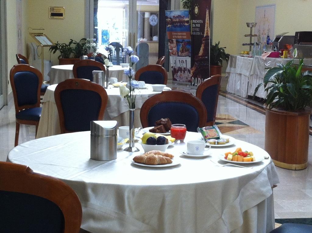 Hotel Villa Medici ร็อกกา ซานโจวานี ภายนอก รูปภาพ