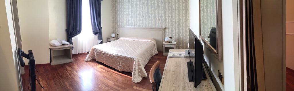 Hotel Villa Medici ร็อกกา ซานโจวานี ภายนอก รูปภาพ
