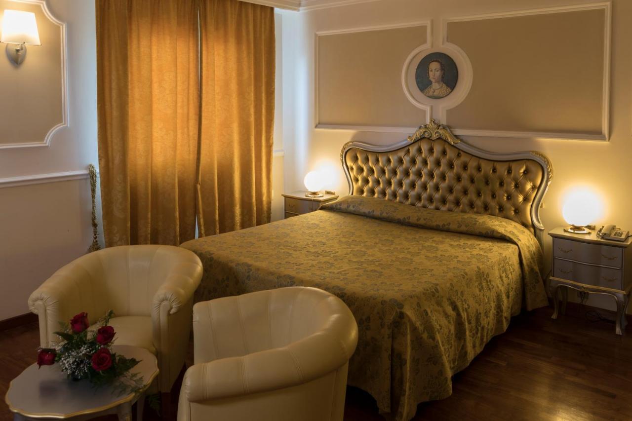 Hotel Villa Medici ร็อกกา ซานโจวานี ภายนอก รูปภาพ