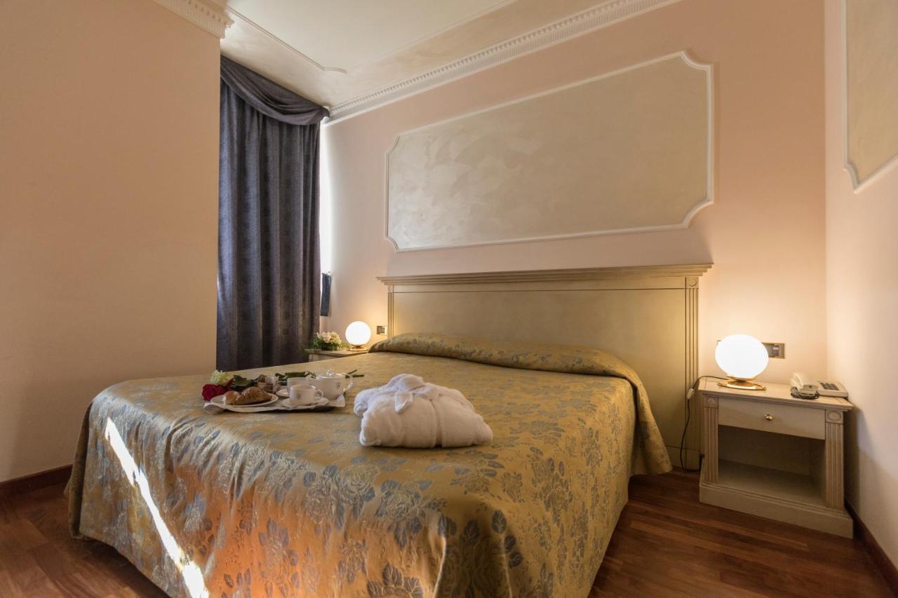 Hotel Villa Medici ร็อกกา ซานโจวานี ภายนอก รูปภาพ